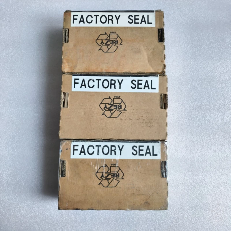 Allen-Bradley 1769-OB16 CompactLogix 16-Point 24VDC Sourcing Digital Output Module thumbnail 5
